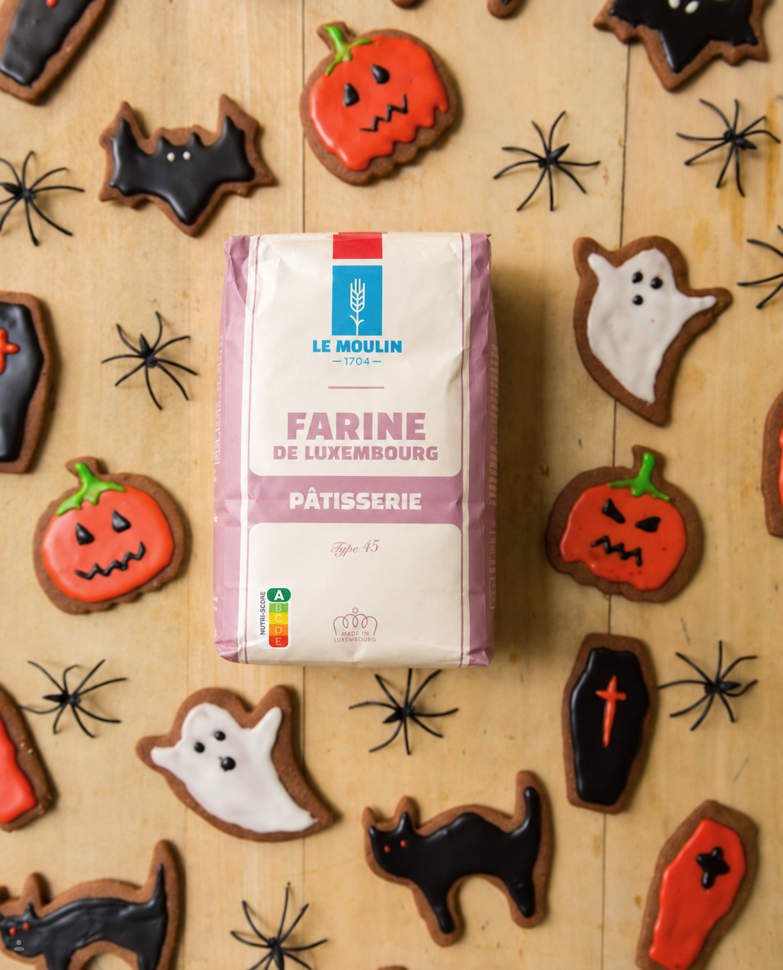 Sachet de farine, biscuits et araignées d’Halloween